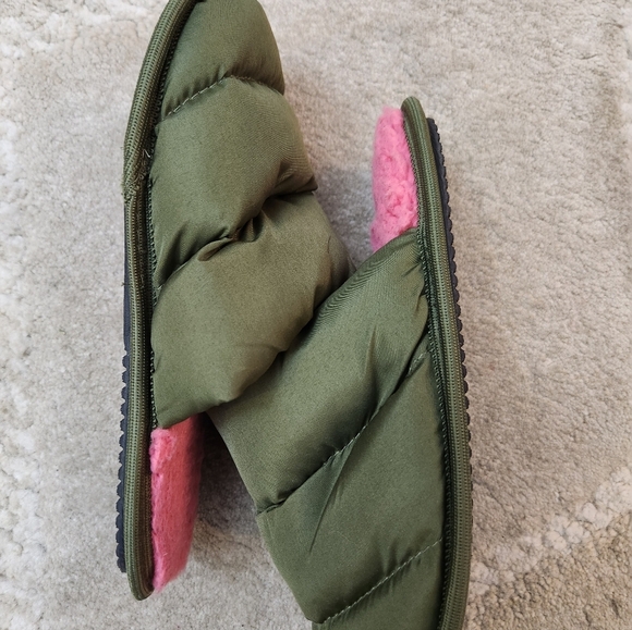 Cozy Green and Pink Puffy Kids Slippers S - Picture 6 of 7